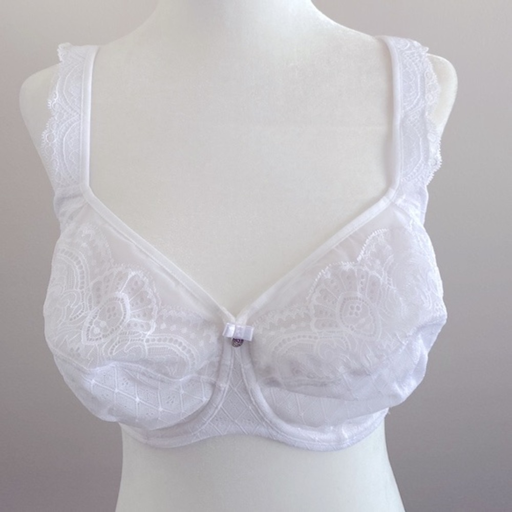 NWOT white lace bra